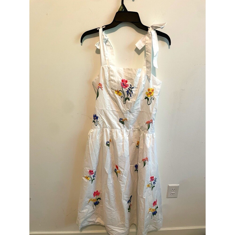 Free Assembly Women’s White Floral Embroidered Square Neck Smocked Midi Dress S
